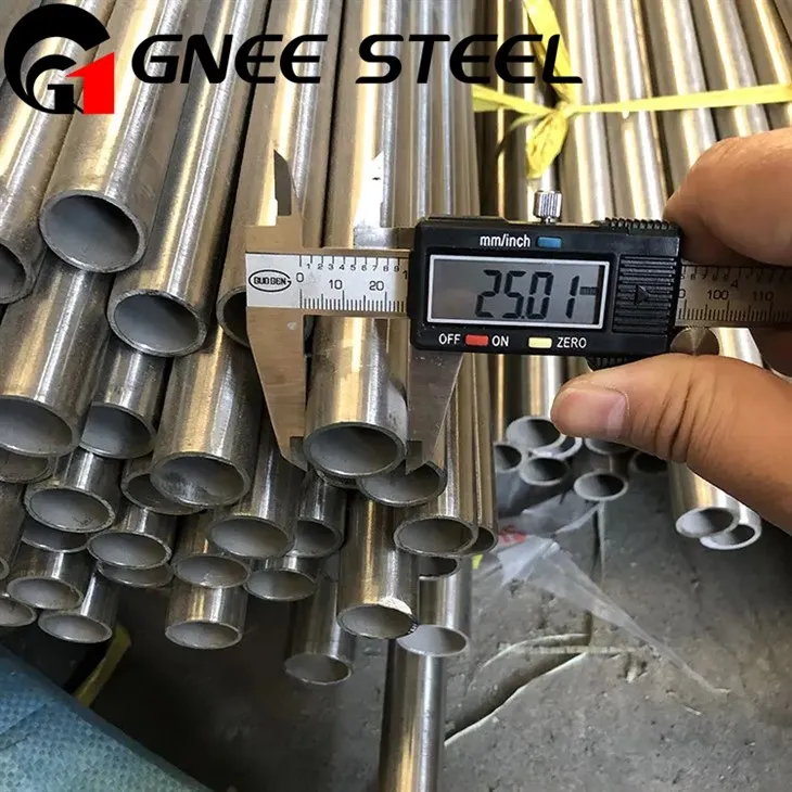 Duplex UNS N08020 UNS S32760 sakausējuma caurule